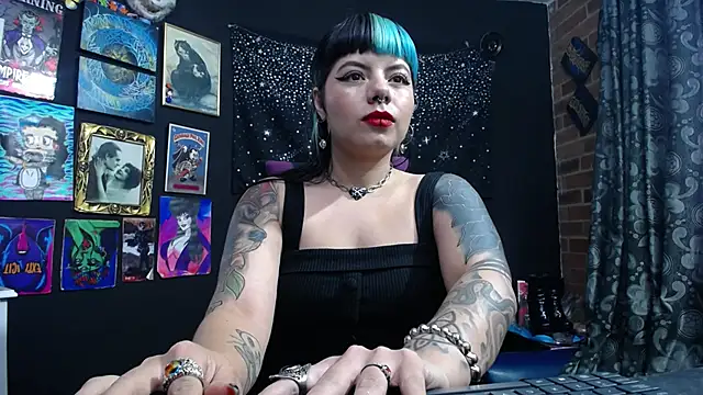 Yourmadame P online show from 03.04.25