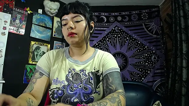 Yourmadame P online show from 07.16.26