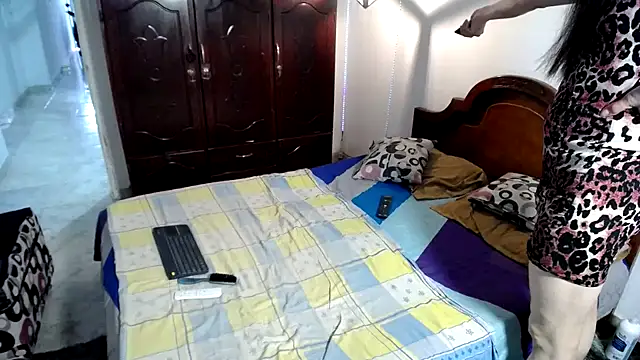 ivonne  hott1 online show from 03.01.25