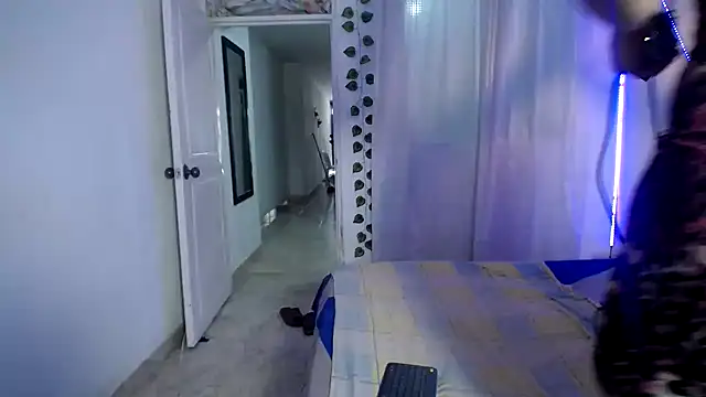 ivonne  hott1 online show from 09.26.25