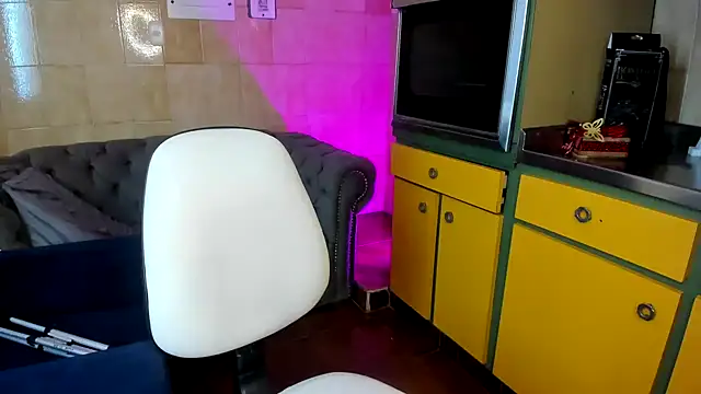 Snapshot of Leticia_goddes chatting on 12.13.24 Leticia goddes online show from 12.13.24