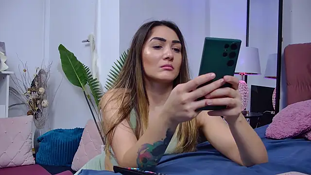 NicolLopeze online show from 02.23.25