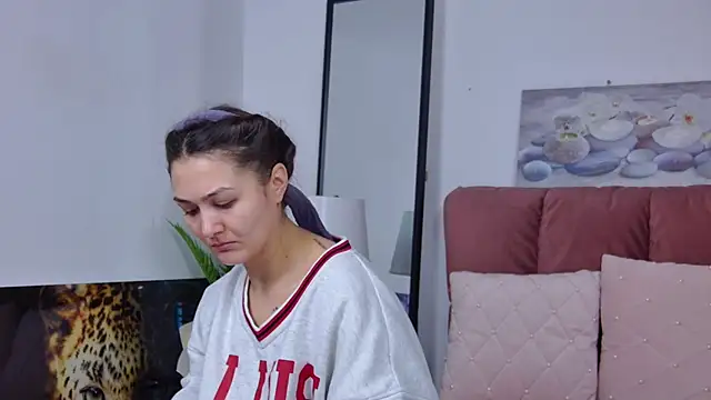 NicolLopeze online show from 02.26.25