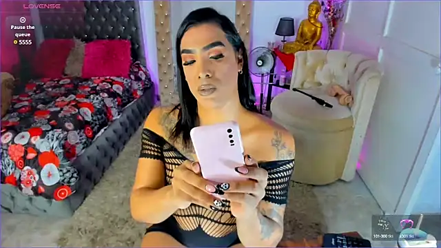 Snapshot of Samra_Naugthy chatting on 02.23.25 Samra Naugthy online show from 02.23.25