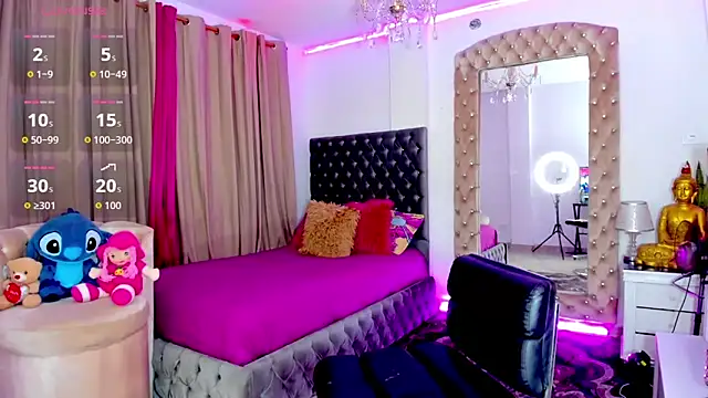 Snapshot of Samra_Naugthy chatting on 12.18.25 Samra Naugthy online show from 12.18.25