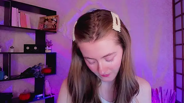 KateCuddle online show from 12.17.24