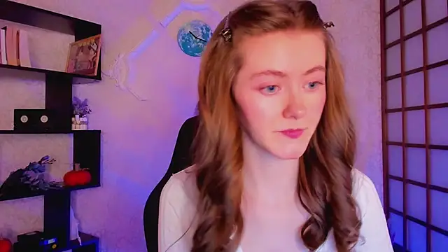 KateCuddle online show from 12.25.24