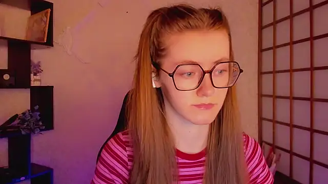 KateCuddle online show from 02.25.25