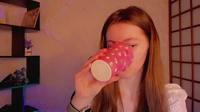 KateCuddle online show from 03.10.25