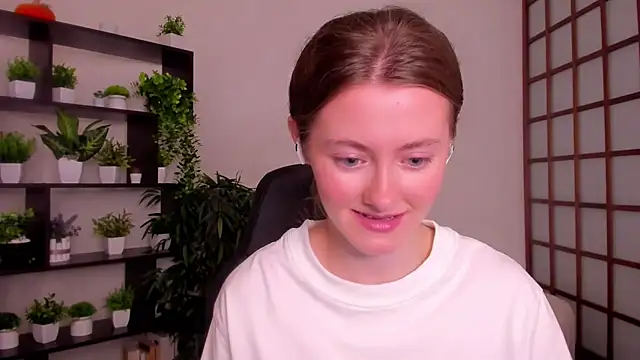 KateCuddle online show from 09.26.25