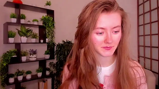 KateCuddle online show from 10.08.25