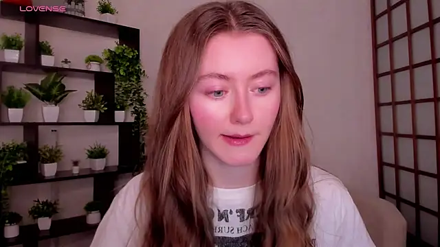 KateCuddle online show from 12.16.25