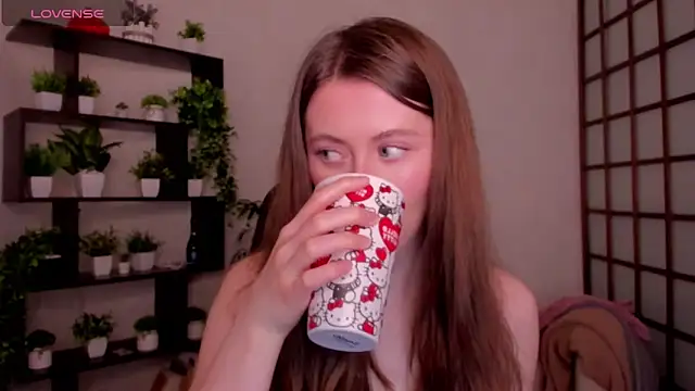 KateCuddle online show from 03.02.26