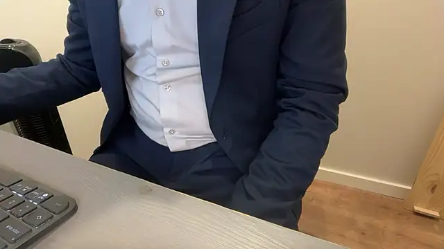 Snapshot of rickyi2023 chatting on 11.26.25 rickyi2023 online show from 11.26.25