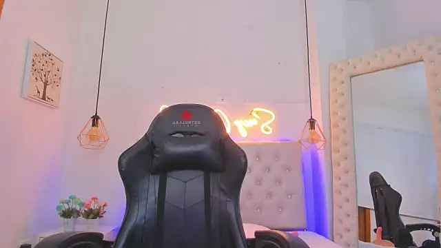 xiomara  cortes online show from 02.04.25