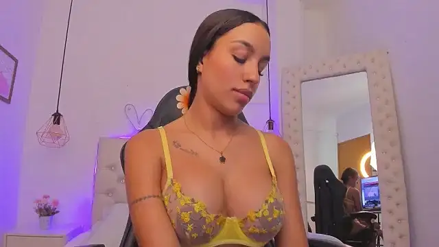 xiomara  cortes online show from 03.04.25