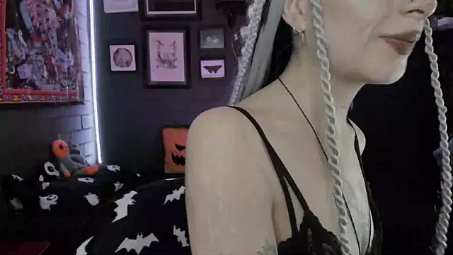 insania 9999  online show from 12.15.25