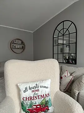 Snapshot of Wetbabygirlxo chatting on 11.18.25 Wetbabygirlxo online show from 11.18.25