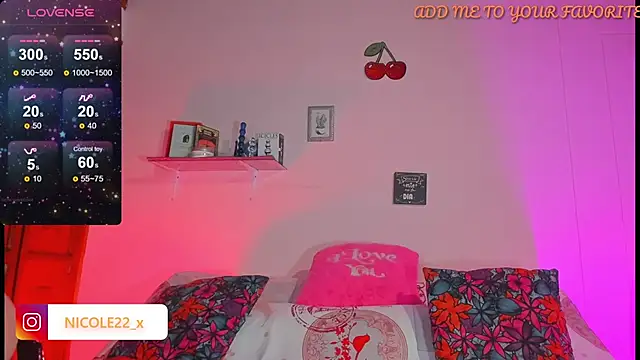 Snapshot of Nicole_x chatting on 12.22.24 Nicole x online show from 12.22.24