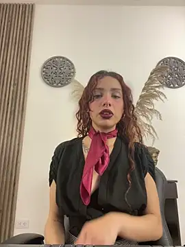 LiaVillalobos online show from 04.28.26