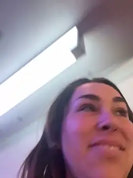 Snapshot of LeaGambit__ chatting on 01.02.25 LeaGambit online show from 01.02.25