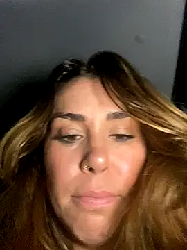 Snapshot of LeaGambit__ chatting on 11.13.25 LeaGambit online show from 11.13.25