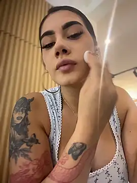 clarachanelricek online show from 10.27.25