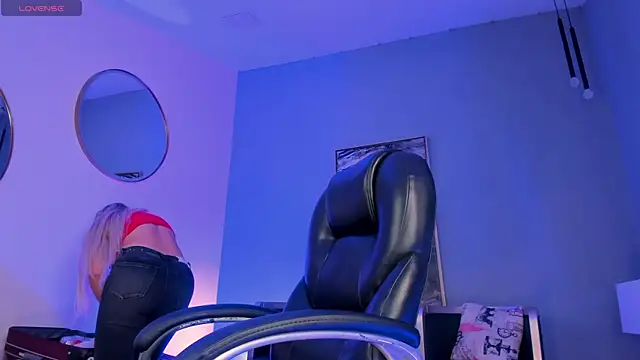 SophieBarnett online show from 12.21.25