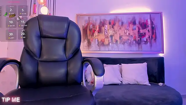 Snapshot of SophieBarnett chatting on 05.04.26 SophieBarnett online show from 05.04.26