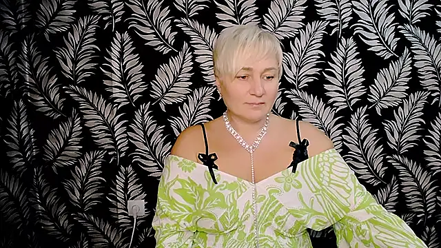 Snapshot of Olivia_playful chatting on 12.08.24 Olivia playful online show from 12.08.24