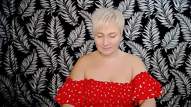 Snapshot of Olivia_playful chatting on 12.13.24 Olivia playful online show from 12.13.24