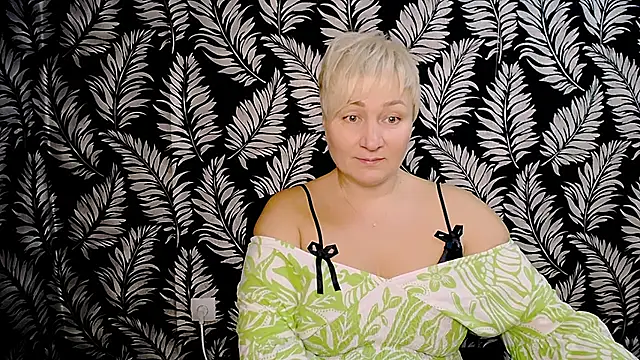 Snapshot of Olivia_playful chatting on 12.14.24 Olivia playful online show from 12.14.24