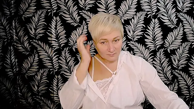 Snapshot of Olivia_playful chatting on 12.16.24 Olivia playful online show from 12.16.24