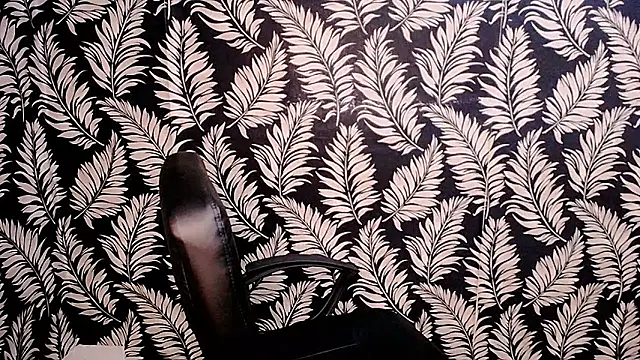 Snapshot of Olivia_playful chatting on 12.16.24 Olivia playful online show from 12.16.24