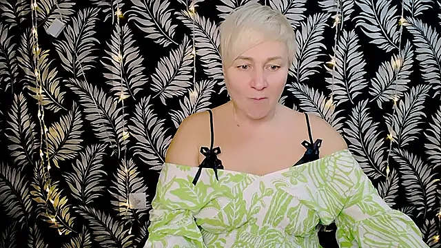 Snapshot of Olivia_playful chatting on 12.21.24 Olivia playful online show from 12.21.24