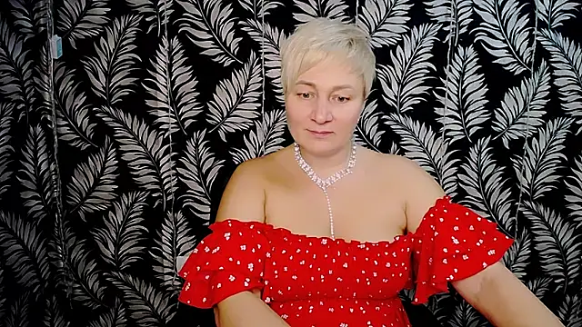 Snapshot of Olivia_playful chatting on 12.22.24 Olivia playful online show from 12.22.24