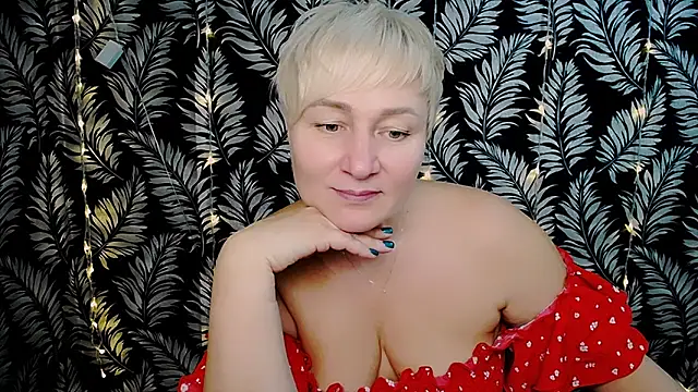 Snapshot of Olivia_playful chatting on 12.24.24 Olivia playful online show from 12.24.24