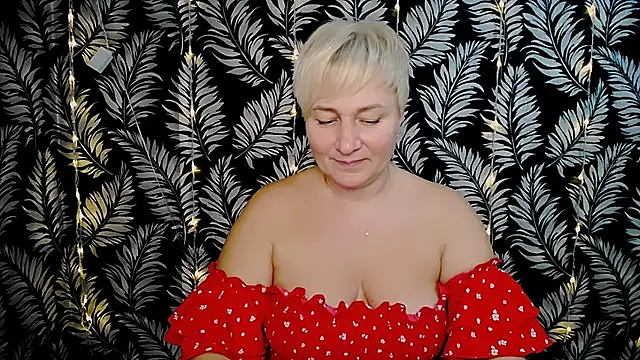 Snapshot of Olivia_playful chatting on 12.24.24 Olivia playful online show from 12.24.24