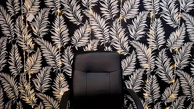 Snapshot of Olivia_playful chatting on 01.31.25 Olivia playful online show from 01.31.25