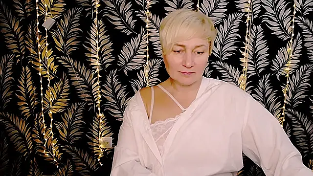 Snapshot of Olivia_playful chatting on 02.06.25 Olivia playful online show from 02.06.25