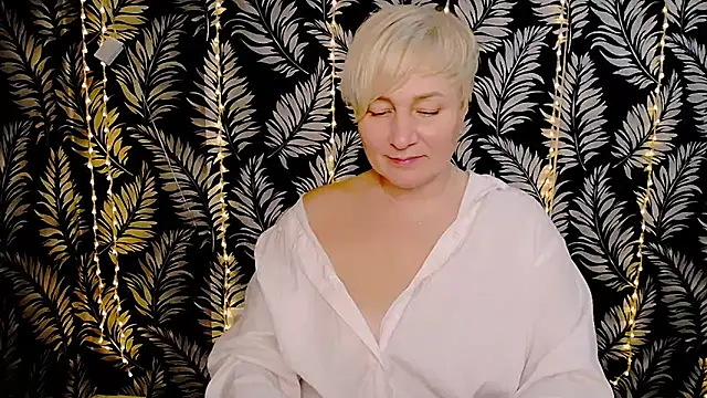 Snapshot of Olivia_playful chatting on 02.06.25 Olivia playful online show from 02.06.25