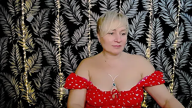 Snapshot of Olivia_playful chatting on 02.14.25 Olivia playful online show from 02.14.25