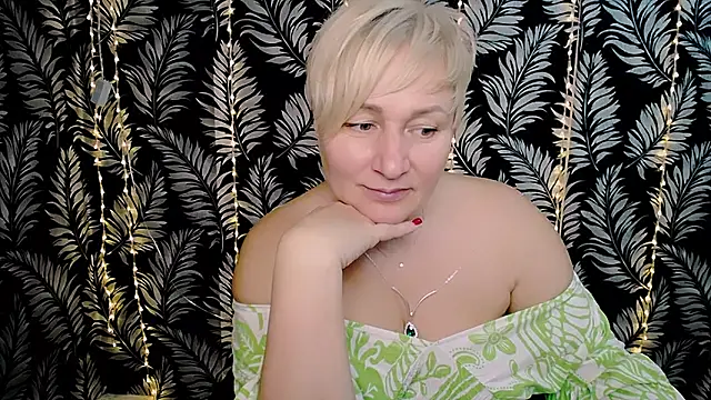 Snapshot of Olivia_playful chatting on 03.10.25 Olivia playful online show from 03.10.25