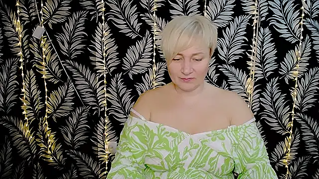 Snapshot of Olivia_playful chatting on 03.21.25 Olivia playful online show from 03.21.25