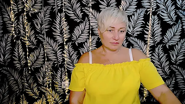 Snapshot of Olivia_playful chatting on 10.14.25 Olivia playful online show from 10.14.25