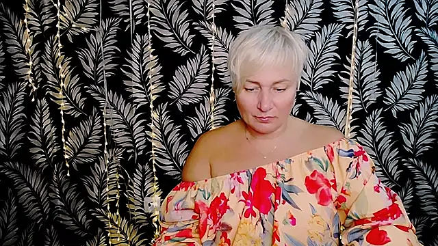 Snapshot of Olivia_playful chatting on 10.18.25 Olivia playful online show from 10.18.25