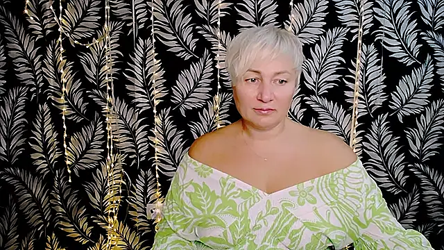 Snapshot of Olivia_playful chatting on 10.19.25 Olivia playful online show from 10.19.25