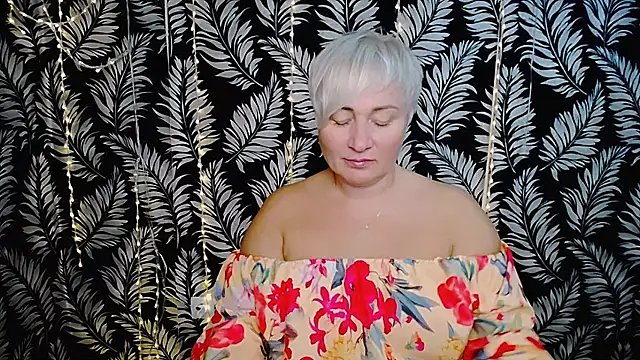 Snapshot of Olivia_playful chatting on 10.24.25 Olivia playful online show from 10.24.25