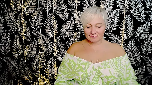 Snapshot of Olivia_playful chatting on 10.26.25 Olivia playful online show from 10.26.25