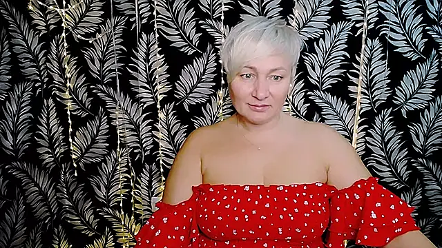 Snapshot of Olivia_playful chatting on 10.31.25 Olivia playful online show from 10.31.25